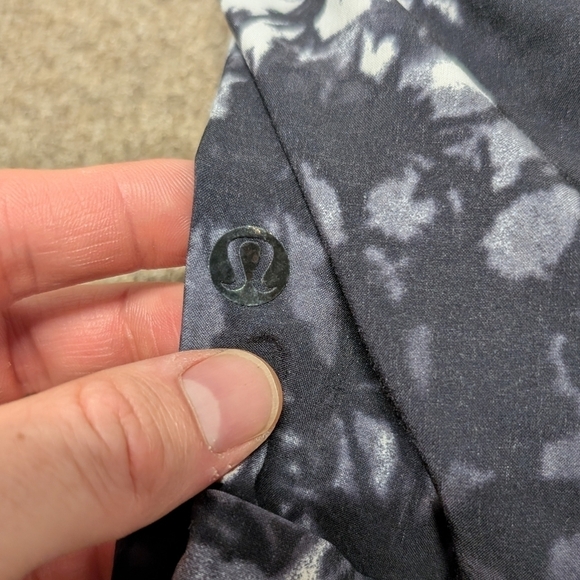 LULULEMON (Size 4) Spring Break Away Shorts II Black - Picture 7 of 10